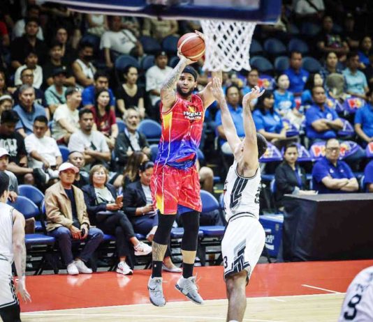 Phoenix Fuel Masters’ Brandone Francis attempts from the outside. PBA PHOTO