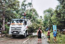 Barangay officials of Cubay Sermon, Sibalom, Antique assist in road clearing operations to help ensure the safety of motorists on Thursday, Oct. 24, 2024. PHOTO COURTESY OF NUTRISKWELA RADYO KAABYANAN