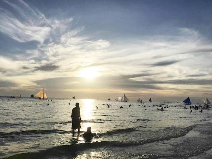 Boracay Island attracted 100,497 domestic visitors and 20,468 foreigners in September 2024.