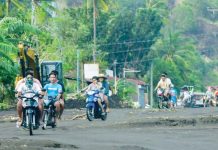 Mud and debris cover the Agoncillo-Laurel Road in Agoncillo, Batangas, unreached by clearing groups due to cut off ends from Barangay Subic Ilaya and Laurel, Batangas after intense rains brought by Tropical Storm Kristine caused landslides and massive flooding in the area. MARK DEMAYO/ABS-CBN NEWS PHOTO