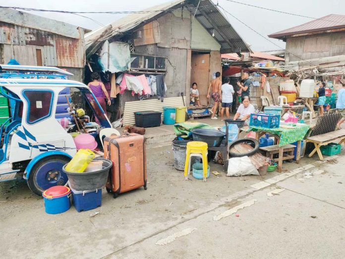 People living along coastal areas in Barangay Sto. Niño Sur, Arevalo, Iloilo City were evacuated on Thursday, October 24, because of Severe Tropical Storm Kristine. AJ Palcullo/PN