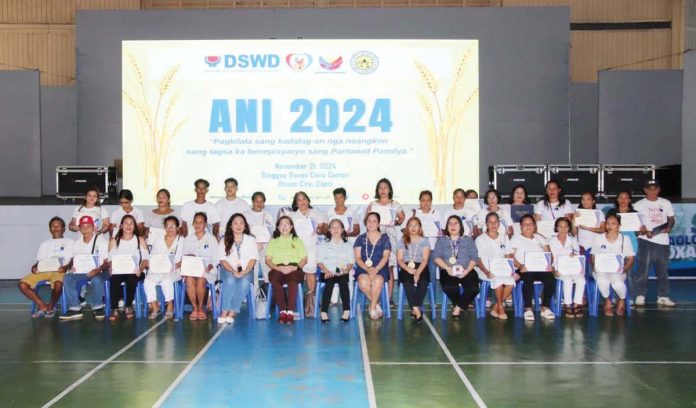 Photo shows some of the 372 beneficiaries of the Pantawid Pamilyang Pilipino Program in Roxas City who graduated from the program on Friday, Nov. 22, 2024. MAYOR RONNIE DADIVAS/FACEBOOK PAGE PHOTO