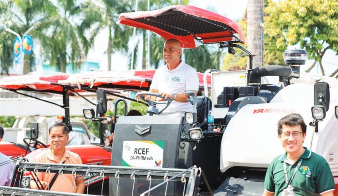 A total of 26 farmers’ organizations, associations and cooperatives in Capiz Province received P65 million worth of agriculture machinery composed of four tractors and two rice combine harvesters. CAPIZ PROVINCIAL GOV’T COMMUNICATIONS GROUP PHOTO