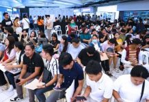 The Philippine Statistics Authority reported Wednesday, Nov. 6, 2024, that the number of jobless Filipinos went down to 1.89 million in September this year from 2.26 million last year. Photo shows jobseekers at a mall in Davao City for the "Handog ng Pangulo: Serbisyo Sapat Para sa Lahat" job fair. PNA PHOTO BY ROBINSON NIÑAL JR.