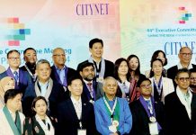 Roxas City’s Mayor Ronnie Dadivas (at the back, center) poses with other delegates of the 44th CityNet Executive Committee Meeting in Iloilo City. MAYOR RONNIE DADIVAS FACEBOOK PAGE PHOTO