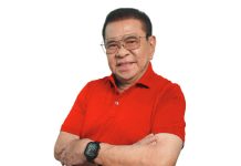 Former Ilocos Sur governor Luis “Chavit” Singson vows to push for comprehensive measures to protect motorcycle riders, including stricter regulations, better road infrastructure, and enhanced healthcare support for accident victims. He spoke at a gathering of motorcycle enthusiasts at the Iloilo Convention Center on November 17.