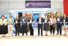 Social Security System (SSS) Officer-in-Charge Voltaire P. Agas (6th from the left), Social Security Commissioner Eva B. Arcos (5th from the left), and Vice Mayor Edsel G. Gerochi of Pavia, Iloilo (4th from the left) lead the inauguration of the new SSS Iloilo Central Branch now located in CityMall Pavia on October 24. Also present during the event are (from left) SSS Iloilo Central Branch Head III Eva J. Cura, CityMall Pavia Supervisor Norlito S. Cuales Jr., SSS Vice President for Visayas West 2 Division Angelo O. Blancaver, SSS Senior Vice President for Visayas Operations Group Helen C. Solito, SSS Senior Vice President for National Capital Region Operations Group Maria Rita S. Aguja, SSS Vice President for Visayas Central 1 Division Alberto L. Montalbo, and SSS Iloilo Central Acting Branch Head Elisa M. Llavan.