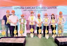 (From left) Toyota Mabolo, Cebu (TML) Director Cliffson Yau, TML Executive Vice President Joseph Lo, Parish Priest of Archdiocesan Shrine of Sta. Teresa de Avila Msgr. Robert Alesna, TML Chairman Philip Lo, Barangay Ocaña captain Dario Ramos, Toyota Motor Philippines (TMP) First Vice President of Customer Service Operations Bernardino Arevalo, TMP Vice President for Network Sales & Systems Cluster Elijah Sue Marcial, and TMP Vice President for Service Network Management Cluster Jeff Matsuo