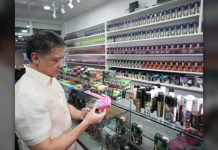 Bureau of Internal Revenue Commissioner Romeo Lumagui Jr. leads the raid against illicit vape retailers and resellers on Oct. 16, 2024. Lumagui has ordered regular and nationwide raids against illicit vape retailers and resellers. BIR PHOTO