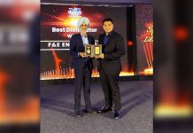 Mr. Emmanuel Aguillon, CPA (F&E’s CFO and Head of Sales & Operations) receiving the award from Mr. Parveen Khokher, General Manager of Valvoline Global for Rest of Asia