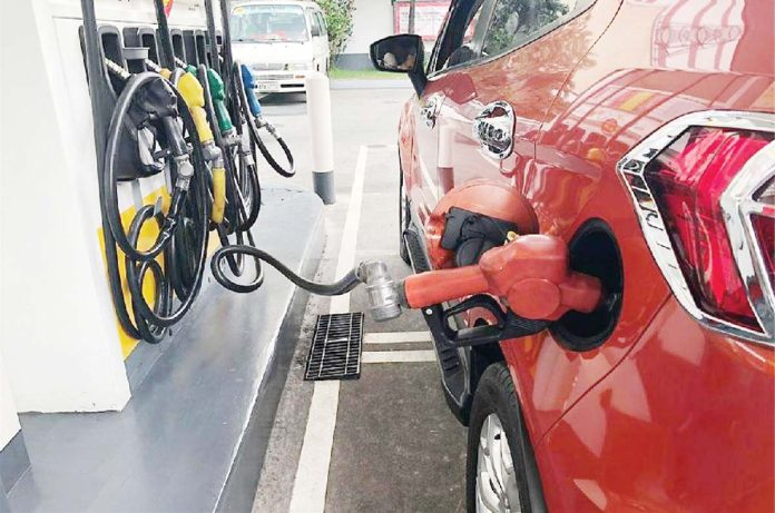 Oil firms will hike prices per liter of gasoline by P0.90 today, Dec. 3, 2024.