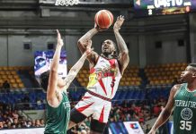 San Miguel Beermen’s Torren Jones pulls up for a shot against a Terrafirma Dyip defender. PBA PHOTO