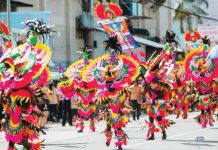 Tribu Linabuanon of Linabuan Norte, Kalibo, Aklan dominates the Tribal Big category of this year’s Kalibo Sadsad Ati-Atihan contest. PHOTO COURTESY OF JADE N. REDISON – RUIZ PH