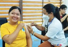 Residents received free flu vaccines at a mall in Bacolod City. BACOLOD CHO PHOTO