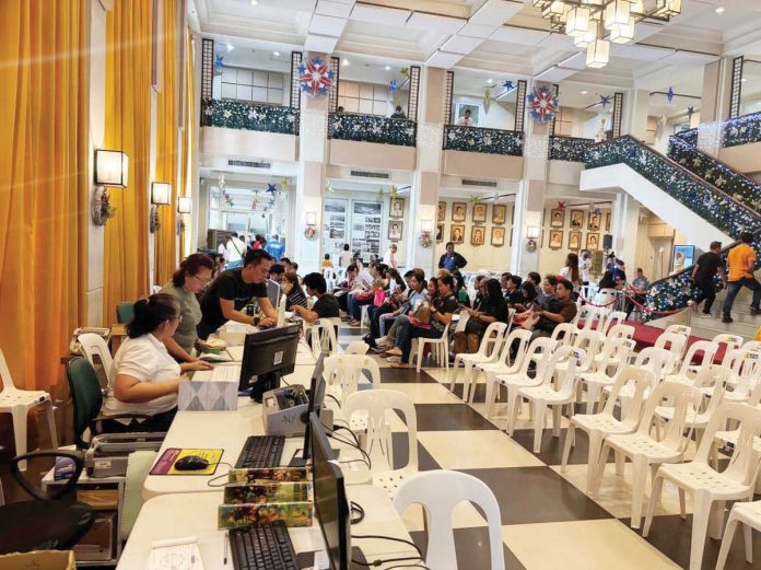 Business one-stop shop (BOSS) for business renewals and registrations is now open at the Bacolod City Government Center. MAE SINGUAY/PN