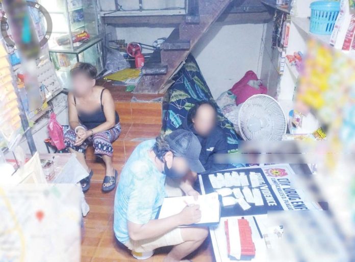 The Iloilo City Police Office’s Drug Enforcement Unit and Iloilo City Police Station 4 nabbed two suspects and confiscated approximately 200 grams of suspected shabu worth around P1,360,000 in a buy-bust operation on Jan. 9, 2025 in Zone 2, Barangay Bakhaw, Mandurriao, Iloilo City. CDEU, ICPO PHOTO