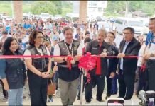 Department of Health (DOH) Secretary Teodoro Herbosa and Capiz’s Gov. Fredenil Castro (center) lead the launching of Bagong Urgent Care and Ambulatory Services (BUCAS) Center and soft opening of the new Roxas Memorial Provincial Hospital in Capitol Hills, Barangay Lanot, Roxas City on Friday morning, January 10. Also in photo are DOH-6 OIC Regional Director Dr. Ma. Sophia S. Pulmones and DOH Undersecretary Dr. Mary Ann Maestral.