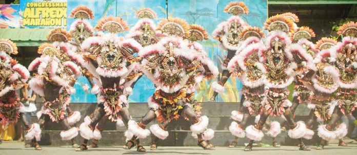 Tribu Sicablun Quatro of barangays Sicaba, Luna and Zone 4 in Cadiz City, Negros Occidental is this year Dinagsa Festival street dance champion. KIM IAN BELDIA/CADIZ CITY PIO PHOTO