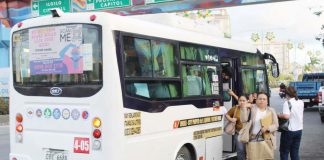 The Western Visayas Transport Cooperative emphasized their sensitivity to commuters’ financial struggles and stated they are holding off on increasing fares for now. Photo shows a minibus unloading passengers on Sen. Benigno S. Aquino Jr. Avenue in Mandurriao, Iloilo City. AJ PALCULLO/PN