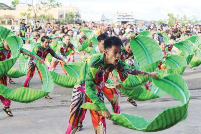 Tinuom Festival of Cabatuan wowed spectators with their performance during the opening salvo of the Kasadyahan sa Kabanwahanan competition of the Dinagyang Festival 2025 on Jan. 9, 2025. AJ PALCULLO/PN