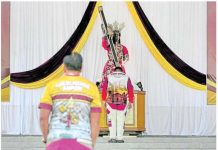 The traditional “Pahalik” for Nazareno 2025 started ahead of schedule on Monday night, January 6, 2025, as devotees began massing and lining up at the Quirino Grandstand. The “Pahalik” allows devotees to approach and touch, or dab hankies on the Black Nazarene, ahead of the massive Jan. 9 procession known as “Traslacion.” INQUIRER / RICHARD A. REYES