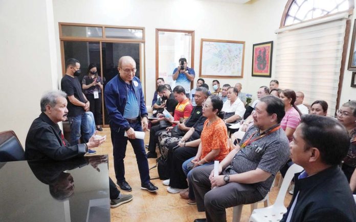 Capiz’s Gov. Fredenil Castro meets with the Board of Regents of Western Visayas Private Schools Athletic Association (WVPRISAA) for the province’s hosting of 2025 WVPRISAA Meet in February this year. CAPIZ PROVINCIAL GOV’T COMMUNICATIONS GROUP PHOTO