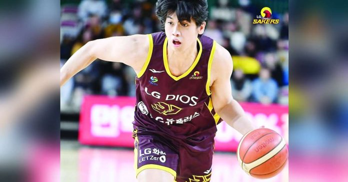 As the LG Sakers snapped a two-game losing skid to improve to a 14-12 win-loss slate in the ongoing Korean Basketball League, Carl Tamayo on Sunday finished with 17 points. PHOTO COURTESY OF CHANGWON LG SAKERS