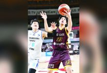 In Changwon LG Sakers’s victory over Seoul Samsung Thunders in the Korean Basketball League, Carl Tamayo tallied 24 points. KBL PHOTO