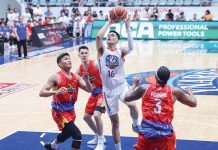 NLEX Road Warriors’ Jonnel Policarpio goes for an inside basket. PBA PHOTO