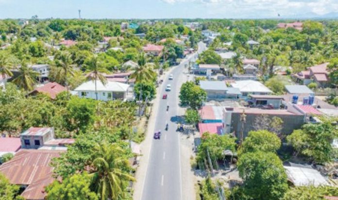 This new asphalt-paved road connecting New Lucena and Sta. Barbara in Iloilo Province provides better transportation access while reducing travel costs when traversing the said towns. DPWH PHOTO