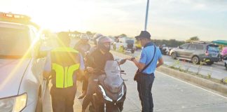 Enforcers from the Law Enforcement Unit of the Land Transportation Office (LTO) Region 6 continue their patrols along Sunset Boulevard in Mandurriao, Iloilo City. As part of the effort, LTO-6 enforcers also distribute flyers containing information on the anti-drunk driving law to motorists and visitors at the boulevard, promoting awareness and responsible driving practices. LTO-6 PHOTO