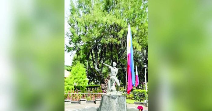 A monument in honor of former Antique governor Evelio B. Javier stands at the San Jose de Buenavista’s public plaza named Evelio B. Javier Freedom Park. PIA ANTIQUE FILE PHOTO