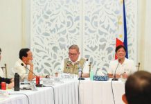 President Ferdinand R. Marcos Jr. has directed relevant government agencies to expedite the implementation of key development projects in Western Visayas. During his on-ground Regional Development Council meeting in Iloilo City, the President and council officials discussed major projects, including the Jalaur River Multipurpose Project Stage II and the Panay-Guimaras-Negros Bridges. They also addressed regional needs in agriculture, education, energy, water resources, tourism, and flood mitigation. PHOTO FROM PCO FACEBOOK PAGE