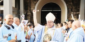 Hours before the announcement of his new appointment, new Archbishop of Jaro Midyphil Billones led a Solemn Pontifical Mass and the blessing of candles at the Jaro Metropolitan Cathedral to the mark the February 2 Solemnity of Our Lady of Candles, the patroness of Jaro and Western Visayas. This photo was from the Archdiocese of Jaro’s Commission on Social Communications Facebook Page.