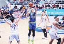 Magnolia Chicken Timplados Hotshots’ Paul Lee pulls up for a basket. PBA PHOTO