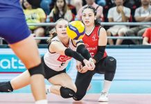 Cignal HD Spikers’ Vanessa Gandler tries to save the ball. PVL PHOTO