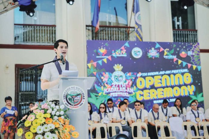 Mayor Javier Miguel Benitez leads the official opening of the 27th Kadalag-an Festival at the Victorias City Public Plazaon March 19, 2025.