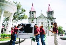 To mark its fifth anniversary of operation in Iloilo City, MORE Electric and Power Corporation (MORE Power) enveiled its Molo Plaza Marker, one of its seven commemorative markers, symbolizing cultural preservation. The famous St. Anne Parish Church can be seen in the background. The marker is a testament to MORE Power’s commitment to heritage conservation through enhanced lighting. Present at the unveiling are MORE Power’s MANCOM, VP, Marketing and Corporate Affairs and Customer Care Department’s Ma. Cristina D. Cabalhin; Engr. Christopher Serojano, Head of Network Operations Group; Niel Parcon, Vice President, Corporate Energy Sourcing and Regulatory Affairs; and AVP for Human Capital Management Daphne Karina De Pedro.