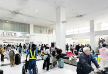 The Department of Tourism Region 6 is hoping to have more international direct flights to and from Iloilo following the resumption of flights from Iloilo to Hong Kong and from Iloilo to Singapore last year. Photo shows arriving passengers from Singapore claiming their baggage at the baggage claim area of the Iloilo International Airport. PHOTO COURTESY OF PDEA REGION 6