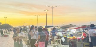 The Iloilo City Government bans on-site cooking of street food on the Iloilo Sunset Boulevard. MAI LADIAO PHOTO