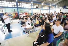 INVESTING IN ILOILO CITY’S FUTURE. A group of Uswag scholars share an insightful conversation with Mayor Jerry P. Treñas, underscoring the city government’s commitment to investing in the future of the Ilonggo youth. Through the Uswag Scholarship program and other educational initiatives, the Treñas administration remains dedicated to empowering and nurturing the next generation.