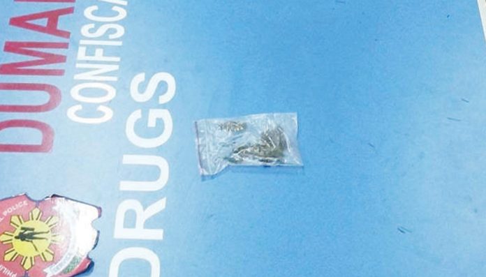 Authorities found marijuana inside a small plastic ziplock bag from alias “Leony” at the port in Dumangas, Iloilo on Sunday afternoon, March 16, 2025. BOMBO RADYO ILOILO 837KHZ/FACEBOOK PHOTO