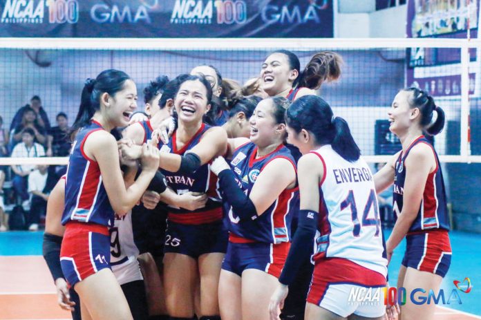 Members of Colegio de San Juan de Letran Lady Knights celebrate their win over the College of St. Benilde Lady Blazers. PHOTO COURTESY OF NCAA/GMA SPORTS